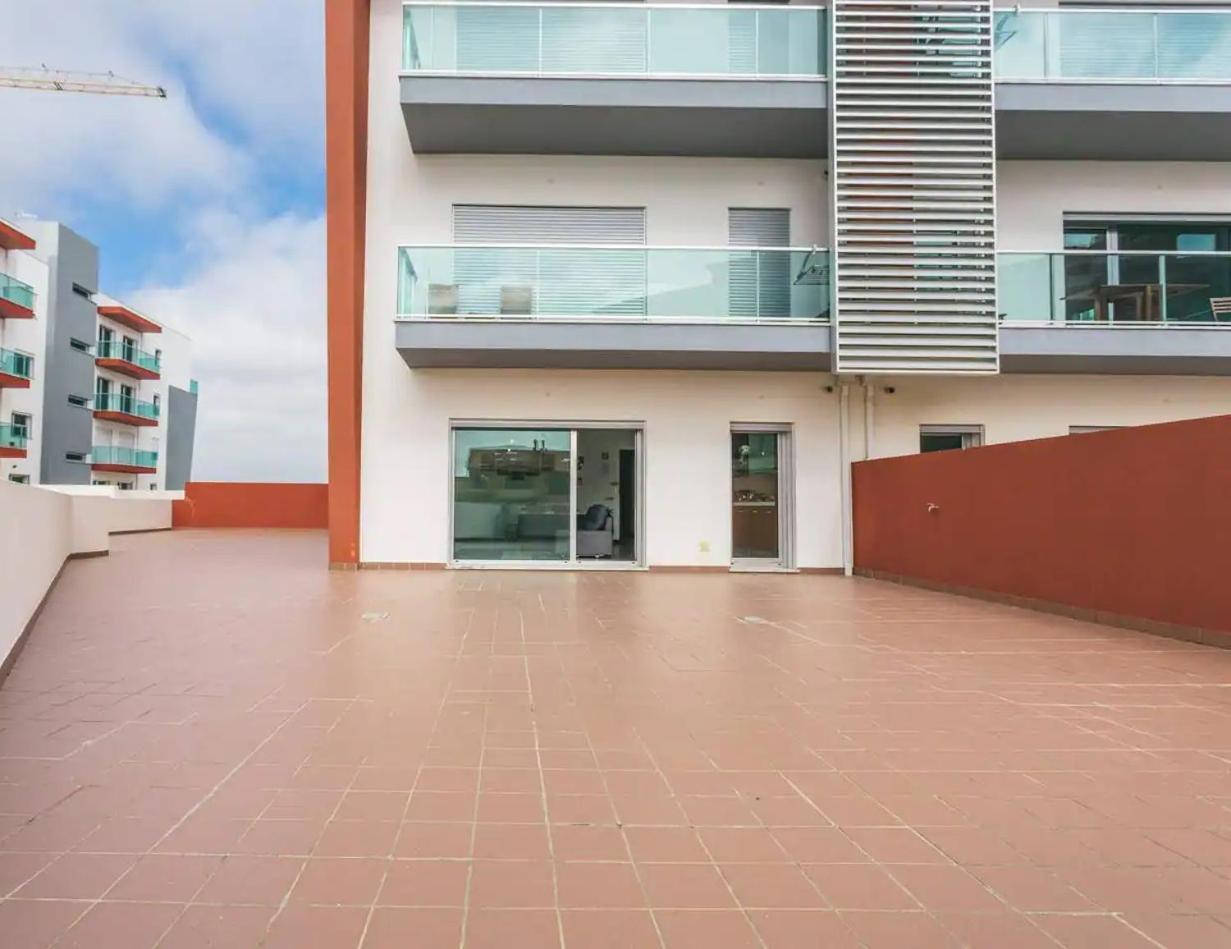 Lovely & New Beach Apartment Atouguia Da Baleia Bagian luar foto